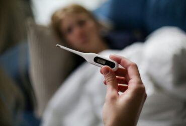 Consultation médicale autour des symptômes de grippe